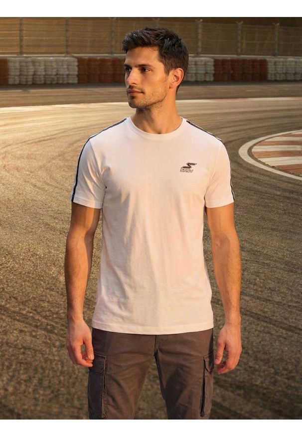 Sinsay - Bawełniana koszulka z nadrukiem - biały. Kolor: biały. Materiał: bawełna. Wzór: nadruk