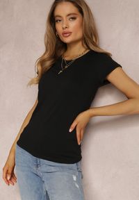 Renee - Czarny T-shirt Ariema. Kolor: czarny. Materiał: dzianina. Długość rękawa: krótki rękaw. Długość: krótkie. Wzór: gładki