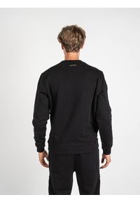 Les Hommes Bluza | LLH411-758P | Round Neck Sweater | Mężczyzna | Czarny. Okazja: na co dzień. Kolor: czarny. Materiał: bawełna. Wzór: nadruk. Styl: casual