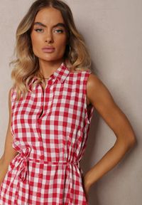 Renee - Czerwono-Biała Wiskozowa Sukienka o Koszulowym Kroju Wiązana w Pasie Rivalea. Kolor: czerwony. Materiał: wiskoza. Sezon: lato. Typ sukienki: koszulowe #4