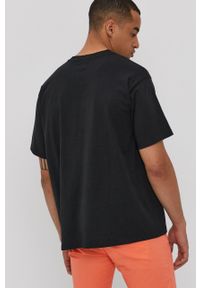 Levi's® - Levi's T-shirt A0637.0001 męski kolor czarny gładki A0637.0001-Blacks. Okazja: na spotkanie biznesowe. Kolor: czarny. Materiał: bawełna, dzianina. Wzór: gładki. Styl: biznesowy #4