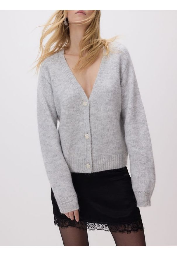 Reserved - Kardigan z dekoracyjnymi guzikami - jasnoszary. Kolor: szary. Materiał: dzianina, wełna