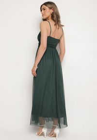 Born2be - Ciemnozielona Sukienka Koktajlowa z Tiulową Siateczką Devinae. Okazja: na imprezę, na co dzień. Typ kołnierza: dekolt w kształcie V. Kolor: zielony. Materiał: tiul. Długość rękawa: na ramiączkach. Sezon: lato. Styl: wizytowy #5
