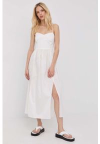TwinSet - Twinset sukienka kolor biały mini rozkloszowana. Kolor: biały. Materiał: tkanina. Długość rękawa: na ramiączkach. Wzór: gładki. Typ sukienki: rozkloszowane. Długość: mini