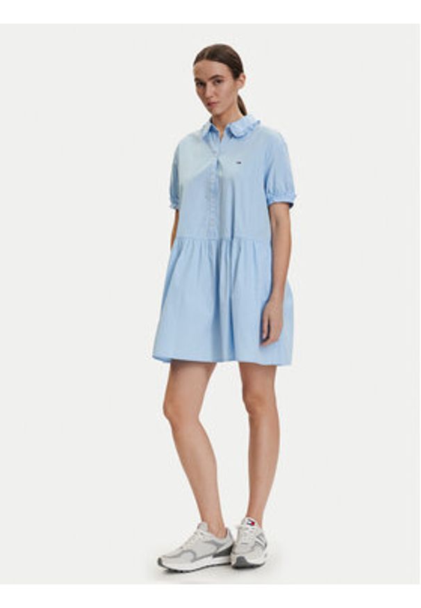 Tommy Jeans Sukienka codzienna DW0DW22995 Niebieski jasny Regular Fit. Okazja: na co dzień. Kolor: niebieski. Materiał: bawełna. Typ sukienki: proste. Styl: casual