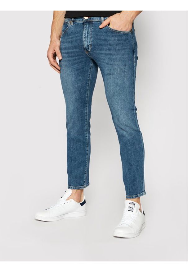 Wrangler Jeansy Slim Fit Larston W18SV777W Niebieski Slim Fit. Kolor: niebieski. Materiał: jeans
