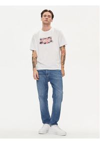 Pepe Jeans T-Shirt Clag PM509384 Biały Regular Fit. Kolor: biały. Materiał: bawełna