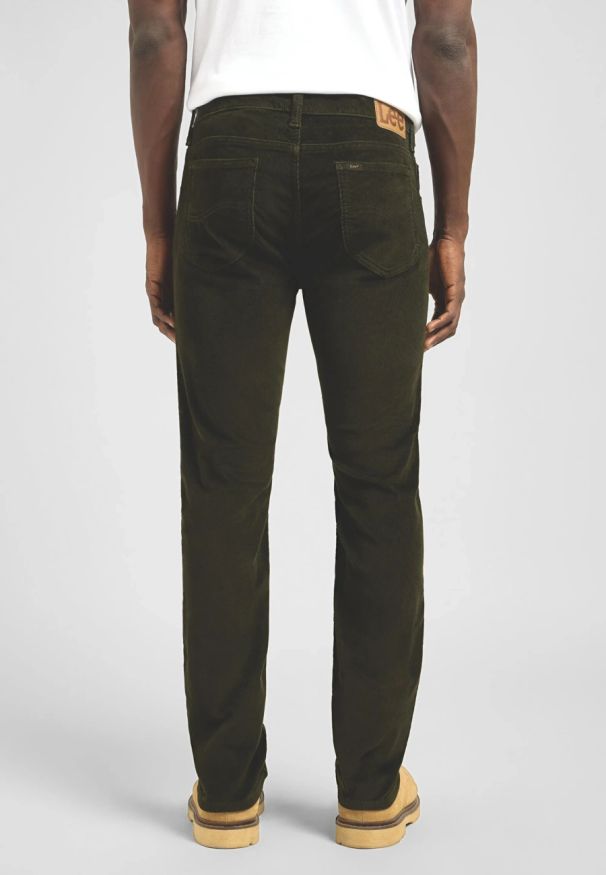 Lee - MESKIE SPODNIE SZTRUKSOWE LEE RIDER OLIVE NIGHT 112370641. Materiał: sztruks