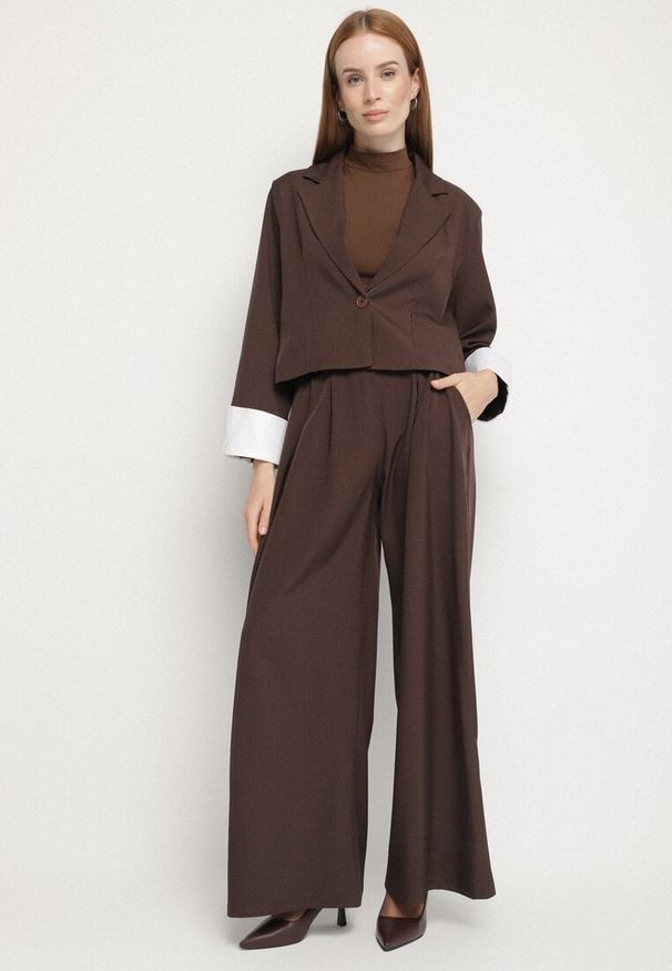 Born2be - Ciemnobrązowy Komplet Garniturowy Marynarka i Spodnie z Kontrastowymi Wstawkami Daviraya. Kolor: brązowy