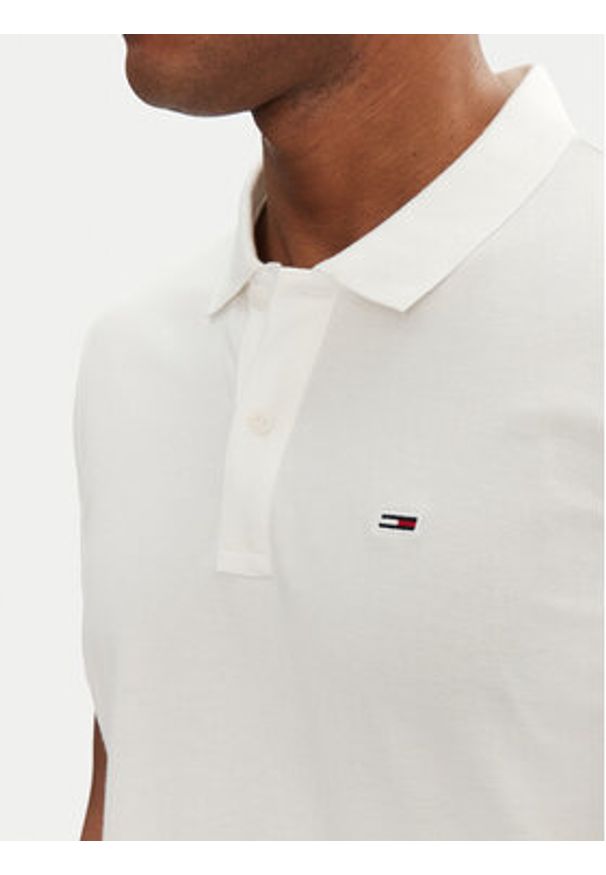 Tommy Jeans Polo DM0DM20676 Biały Slim Fit. Typ kołnierza: polo. Kolor: biały. Materiał: bawełna