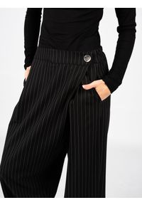 La Haine Inside Us Spodnie "LW516" | A23324R LW516 | Kobieta | Czarny. Okazja: na co dzień. Kolor: czarny. Materiał: poliester, wiskoza, elastan. Styl: casual #5