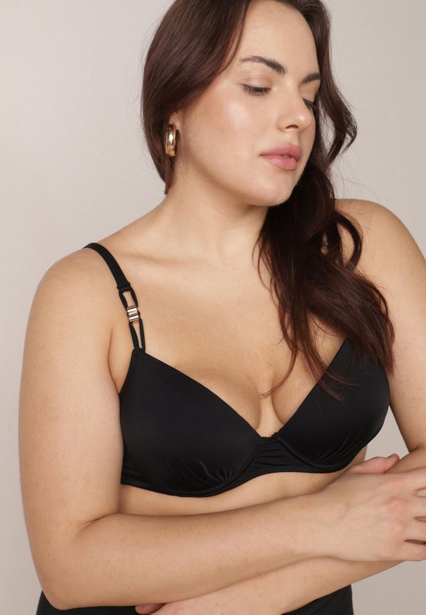 Born2be - Czarne Bikini z Ozdobnym Marszczeniem Biustonosz i Majtki Typu Bokserki Peiria. Kolor: czarny