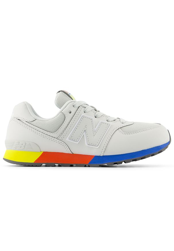 Buty dziecięce New Balance GC574MSC – szare. Okazja: na uczelnię, na co dzień. Kolor: szary. Materiał: syntetyk, materiał. Szerokość cholewki: normalna. Model: New Balance 574. Sport: turystyka piesza