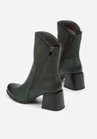 Born2be - Zielone Botki na Klocku z Asymetryczną Cholewką i Ozdobnym Suwakiem Anilerie. Okazja: na co dzień. Zapięcie: zamek. Kolor: zielony. Szerokość cholewki: normalna. Wzór: aplikacja. Materiał: jeans, skóra. Obcas: na obcasie. Styl: casual, elegancki. Wysokość obcasa: średni