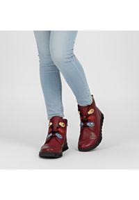 Czerwone Botki Armodo Skórzane Buty Damskie. Okazja: na co dzień. Kolor: czerwony. Materiał: skóra. Wzór: kolorowy. Styl: casual #2