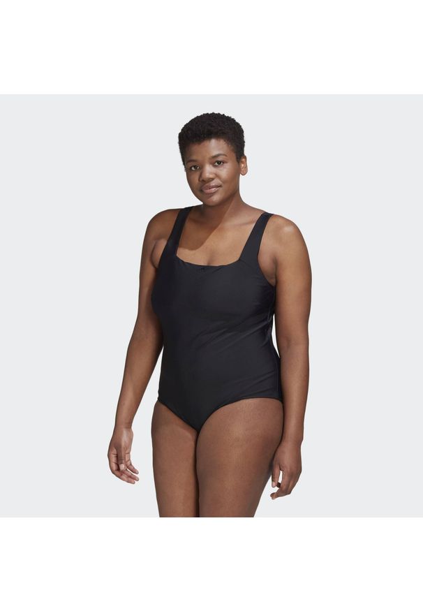 Adidas - Iconisea Swimsuit (Plus Size). Kolekcja: plus size. Kolor: czarny. Materiał: materiał
