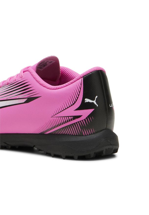 Buty piłkarskie dla dzieci Puma Ultra Play. Zapięcie: sznurówki. Kolor: biały, czarny, różowy, wielokolorowy. Materiał: syntetyk, materiał. Szerokość cholewki: normalna. Sport: piłka nożna