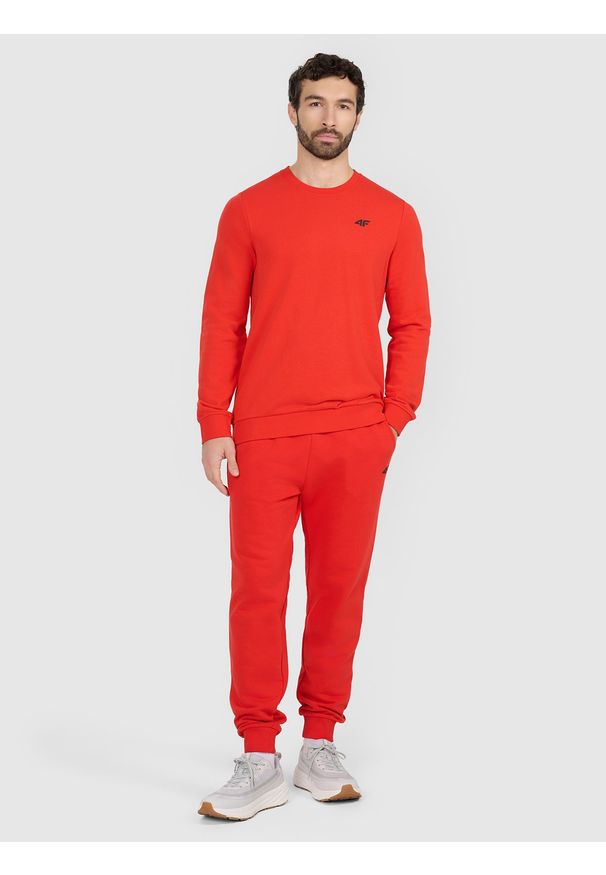 4f - 4F Bluza dresowa nierozpinana bez kaptura męska - czerwona L. Okazja: na co dzień. Typ kołnierza: bez kaptura. Kolor: czerwony. Materiał: dresówka. Wzór: gładki, ze splotem. Styl: klasyczny, casual, sportowy