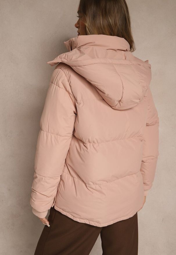 Renee - Różowa Pikowana Kurtka z Odpinanym Kapturem Lucane. Kolor: różowy