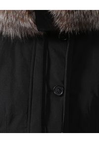 MONCLER - Czarna kurtka z futrzanym kapturem. Kolekcja: plus size. Kolor: czarny. Materiał: futro. Sezon: lato. Styl: klasyczny #2