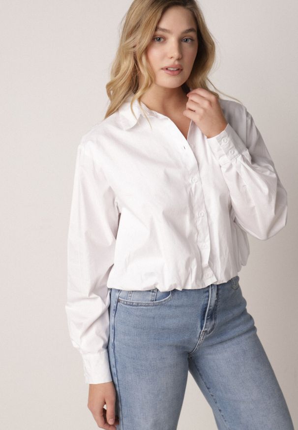 Born2be - Biała Bawełniana Koszula o Kroju Bombki Oversize Walelia. Okazja: na co dzień. Kolor: biały. Materiał: bawełna. Styl: casual