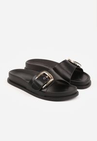 Born2be - Czarne Klapki na Grubej Podeszwie Ozdobione Metaliczną Klamrą Lorefer. Okazja: na co dzień. Kolor: czarny. Wzór: aplikacja. Styl: casual, elegancki #2