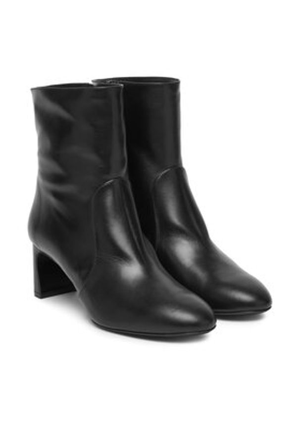 Stuart Weitzman Botki Babette Zip SL542 Czarny. Kolor: czarny. Materiał: skóra