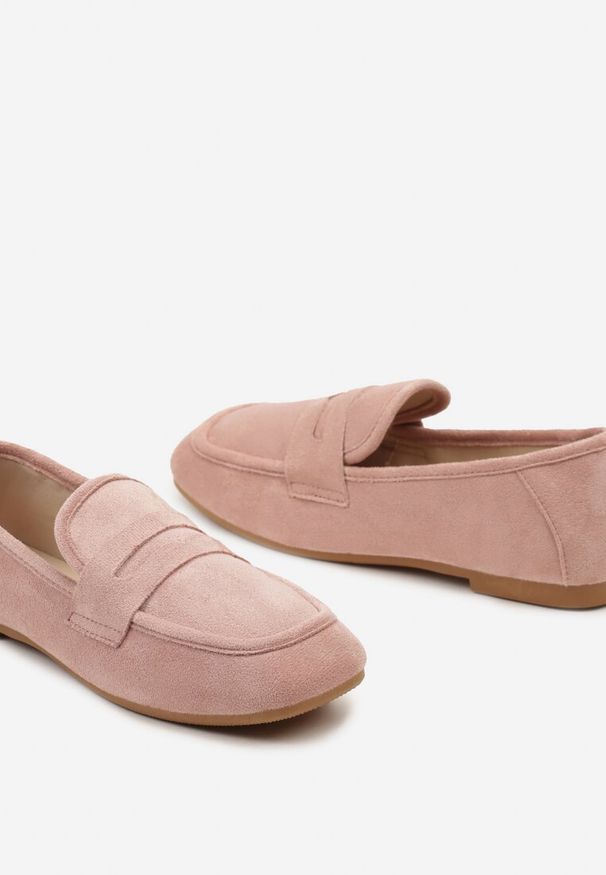Renee - Różowe Casualowe Wsuwane Mokasyny na Płaskiej Podeszwie z Ozdobnym Elementem na Przodzie Janesstia. Okazja: na co dzień. Zapięcie: bez zapięcia. Kolor: różowy. Obcas: na płaskiej podeszwie. Styl: casual