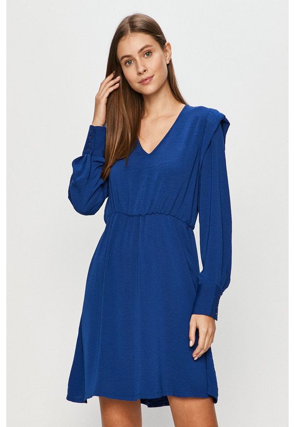 Vero Moda - Sukienka. Kolor: niebieski. Długość rękawa: długi rękaw. Typ sukienki: rozkloszowane