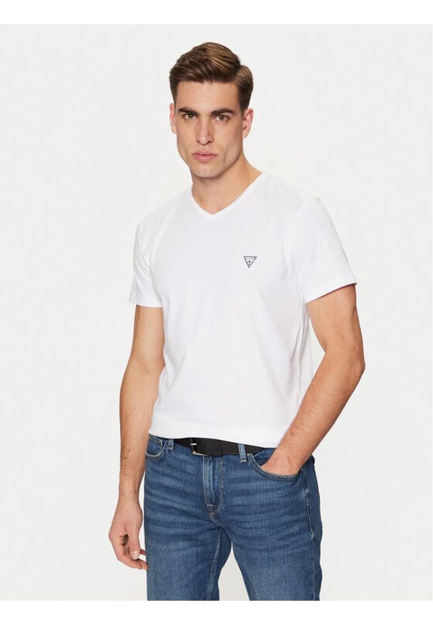 Guess T-Shirt Caleb U97M01 KCD31 Biały Slim Fit. Kolor: biały. Materiał: bawełna