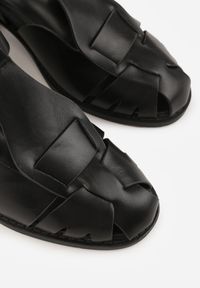 Renee - Czarne Sandały na Słupku Ozdobione Wycięciami Rharlan. Zapięcie: sprzączka. Kolor: czarny. Wzór: aplikacja. Sezon: lato. Obcas: na słupku. Styl: elegancki. Wysokość obcasa: średni #3