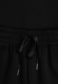 Born2be - Czarny Letni Komplet z Bawełny i Wiskozy T-shirt i Szorty Celinai. Kolor: czarny. Materiał: wiskoza, bawełna #6