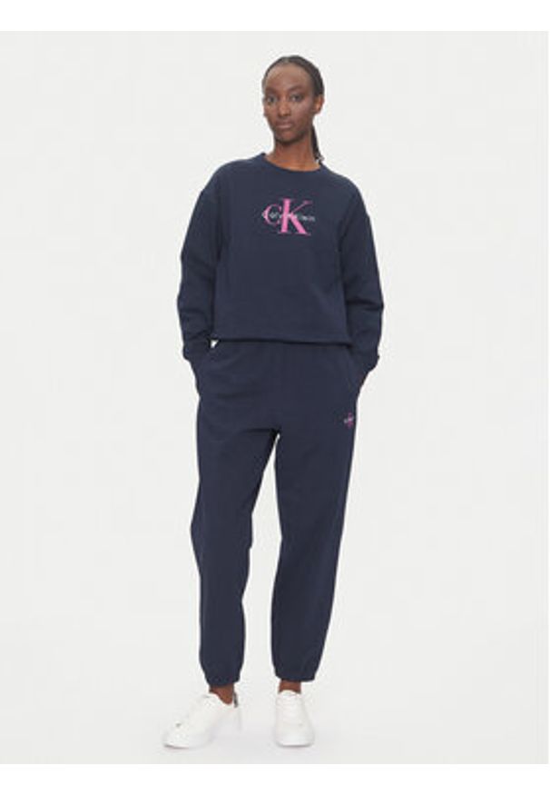 Calvin Klein Jeans Bluza Monologo LV047B234G Granatowy Relaxed Fit. Kolor: niebieski. Materiał: bawełna