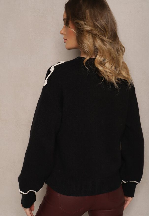 Renee - Czarny Sweter z Wiskozą i Geometrycznym Wzorem Senallin. Okazja: na co dzień. Kolor: czarny. Materiał: wiskoza. Wzór: geometria. Styl: casual