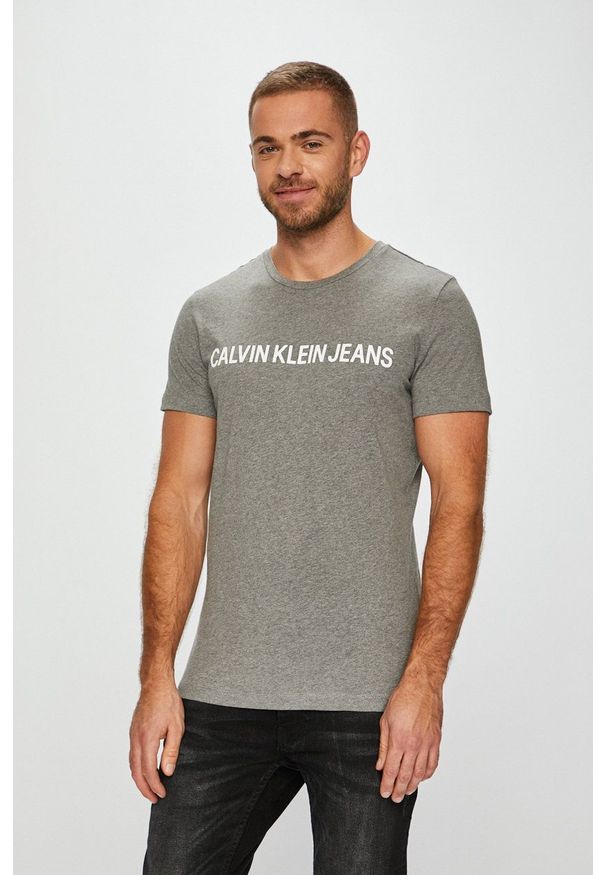 Calvin Klein Jeans - T-shirt. Okazja: na co dzień. Kolor: szary. Materiał: dzianina. Styl: casual