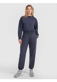 4f - 4F Bluza dresowa nierozpinana bez kaptura damska - granatowa S. Okazja: na co dzień. Typ kołnierza: bez kaptura. Kolor: niebieski. Materiał: dresówka. Wzór: gładki, ze splotem. Styl: casual, klasyczny, sportowy #2