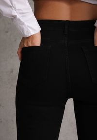 Renee - Czarne Jeansy Dzwony z Bawełną w Stylu Retro Peisimia. Kolekcja: plus size. Kolor: czarny. Długość: krótkie. Styl: retro #5