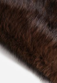 Renee - Brązowe Futerkowe Ponczo Szal Typu Etola Aezney. Okazja: na imprezę. Kolor: brązowy. Materiał: satyna. Styl: wizytowy, elegancki #2