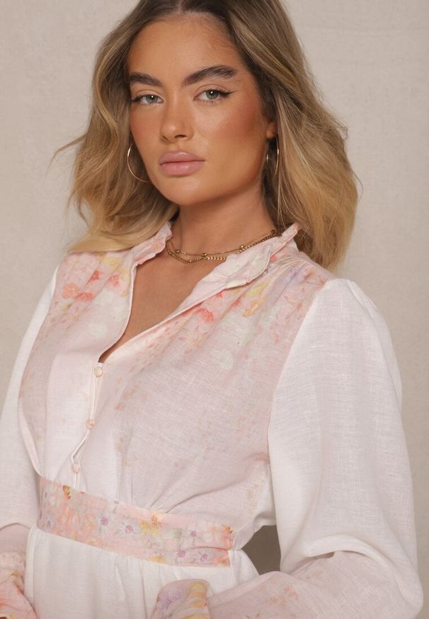 Renee - Różowa Rozkloszowana Sukienka w Kwiatowy Wzór ze Zwiewnymi Rękawami Ishiris. Okazja: na imprezę, na spacer. Typ kołnierza: dekolt w serek. Kolor: różowy. Wzór: kwiaty. Sezon: lato