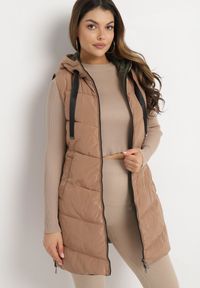 Born2be - Beżowa Pikowana Kamizelka Dwustronna z Kapturem i Sznurkami Leorani. Okazja: na spacer, na co dzień. Typ kołnierza: kaptur. Kolor: beżowy. Materiał: jeans. Styl: casual, sportowy #4