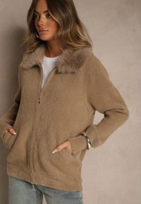 Renee - Ciemnobeżowy Zasuwany Kardigan z Wełną z Futerkowym Kołnierzem Asiste. Okazja: na co dzień. Kolor: beżowy. Materiał: wełna. Wzór: aplikacja. Styl: casual #1