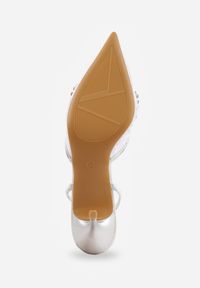 Renee - Srebrne Koronkowe Czółenka VICES na Szpilce z Odkrytą Piętą i Cyrkoniami Idaphei. Okazja: na imprezę. Nosek buta: szpiczasty. Zapięcie: pasek. Kolor: srebrny. Wzór: aplikacja. Materiał: koronka. Sezon: lato. Obcas: na szpilce. Styl: glamour, elegancki. Wysokość obcasa: średni #9