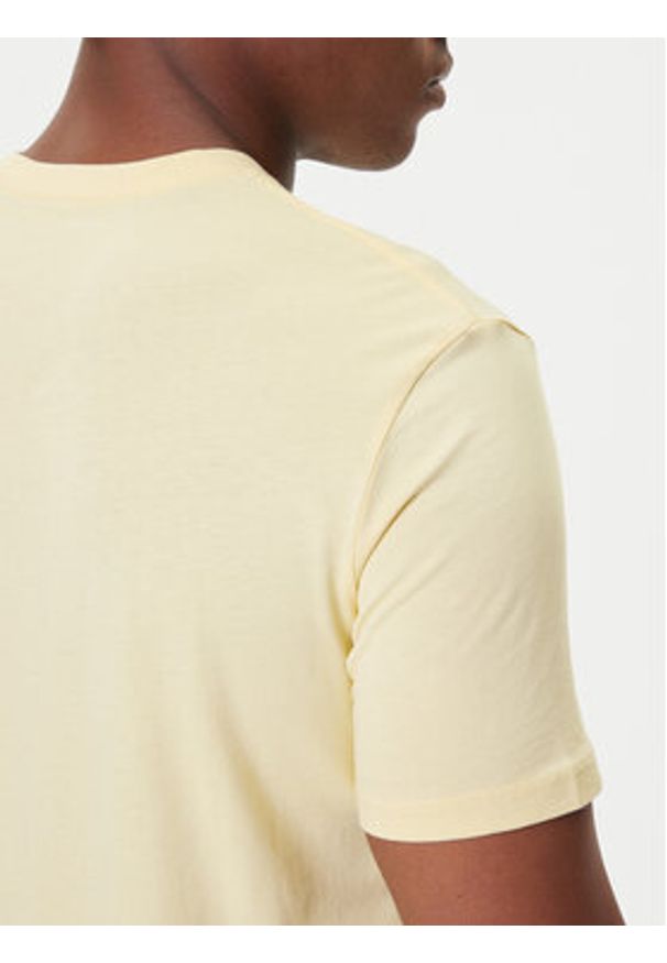 Calvin Klein Jeans T-Shirt Gradient Monogram LV04RC859G Żółty Regular Fit. Kolor: żółty. Materiał: bawełna. Wzór: gradientowy