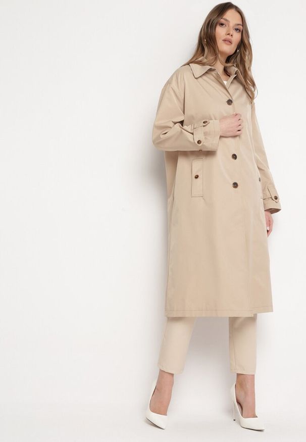 Born2be - Beżowy Płaszcz Trencz Oversize na Guziki Kalei. Kolor: beżowy