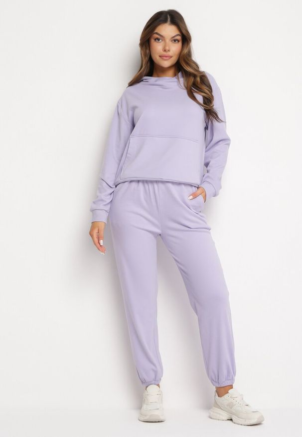 Born2be - Jasnofioletowy 2-częściowy Komplet Dresowy z Bluzą i Spodniami Apidra. Kolor: fioletowy. Materiał: dresówka