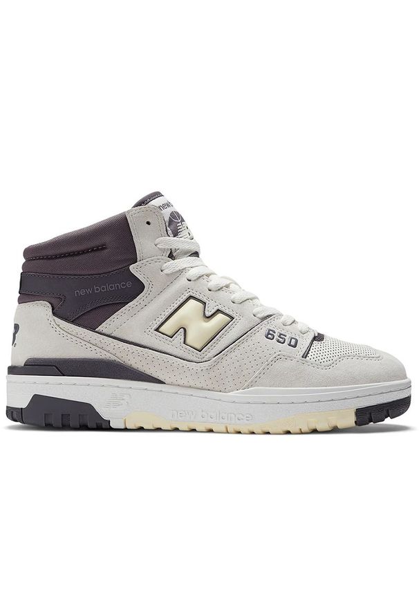 Buty New Balance BB650RVP - biało-fioletowe. Okazja: na co dzień. Wysokość cholewki: przed kolano. Kolor: biały, wielokolorowy, fioletowy. Materiał: materiał, skóra. Szerokość cholewki: normalna. Sezon: lato. Sport: koszykówka, fitness