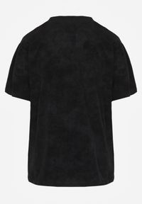 Renee - Czarny Oversizowy T-shirt z Bawełny Zdobiony Haftem z Cekinami Marivia. Okazja: na co dzień. Kolor: czarny. Materiał: bawełna. Wzór: haft, aplikacja. Styl: casual, elegancki #7