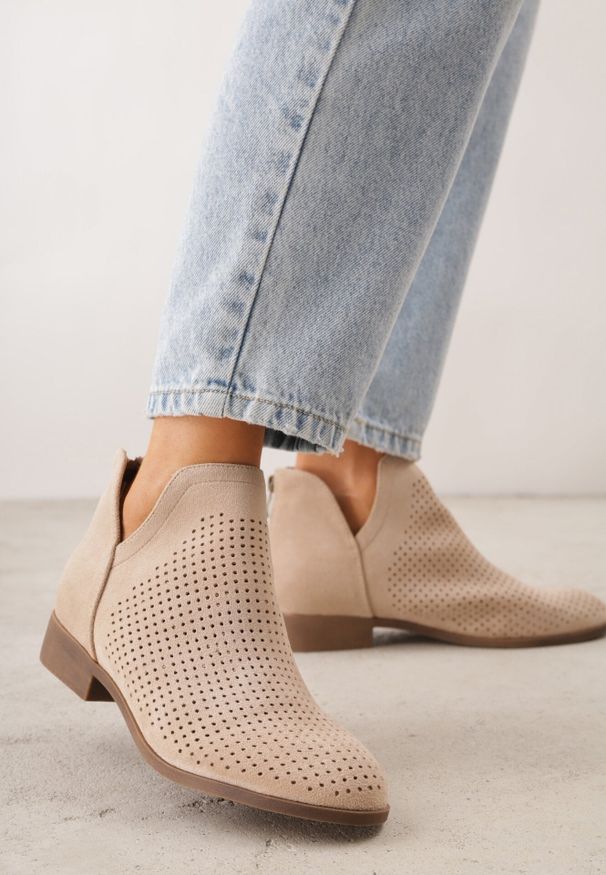 Born2be - Jasnobeżowe Płaskie Botki Vices z Wycięciem Felilia. Okazja: na co dzień. Kolor: beżowy. Materiał: jeans. Styl: casual, elegancki