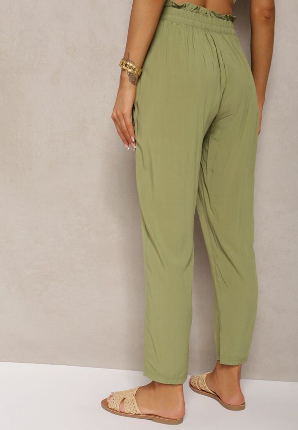Renee - Zielone Spodnie z Bawełny Typu Paper Bag High Waist z Gumką w Talii Kitanea. Okazja: na co dzień, do pracy. Stan: podwyższony. Kolor: zielony. Materiał: bawełna. Styl: casual