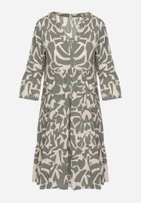 Born2be - Ciemnozielona Wiskozowa Rozkloszowana Sukienka z Abstrakcyjnym Wzorem Liracalia. Okazja: na co dzień. Kolor: zielony. Materiał: wiskoza. Styl: elegancki, casual